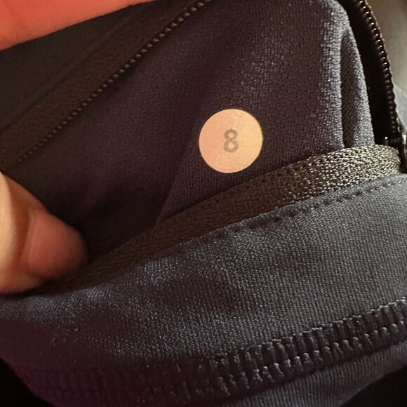 Lululemon Run Inspire Crop II Jumbo Inky Floral‎ size 8 - Picture 7 of 7